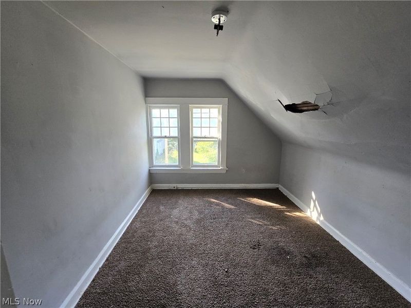 10007 North Boulevard , Cleveland, OH 44108 Photo 14