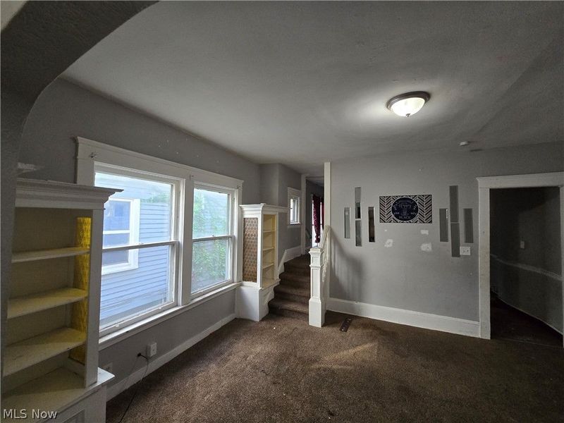 10007 North Boulevard , Cleveland, OH 44108 Photo 3