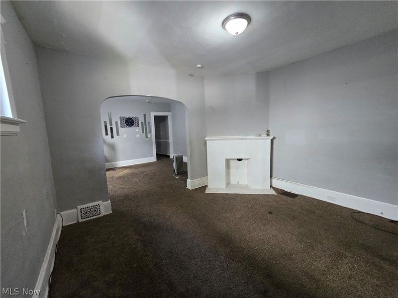 10007 North Boulevard , Cleveland, OH 44108 Photo 4