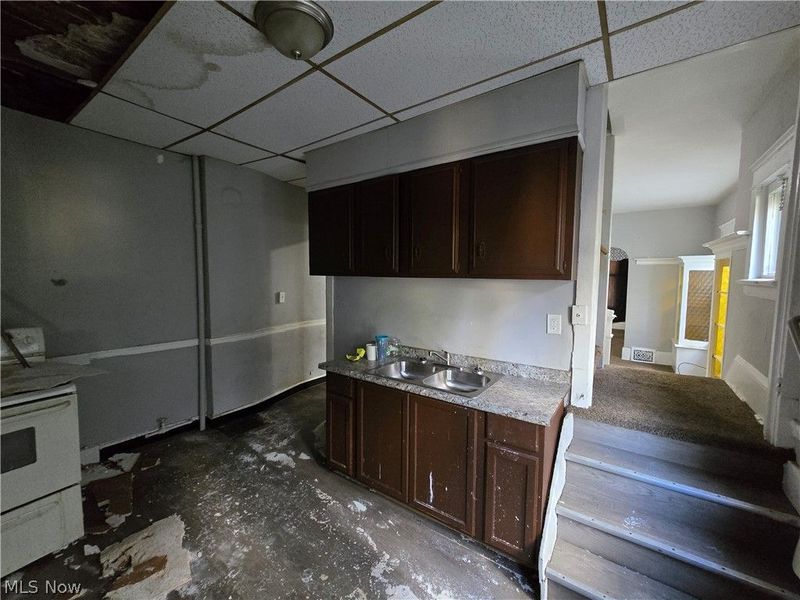 10007 North Boulevard , Cleveland, OH 44108 Photo 6