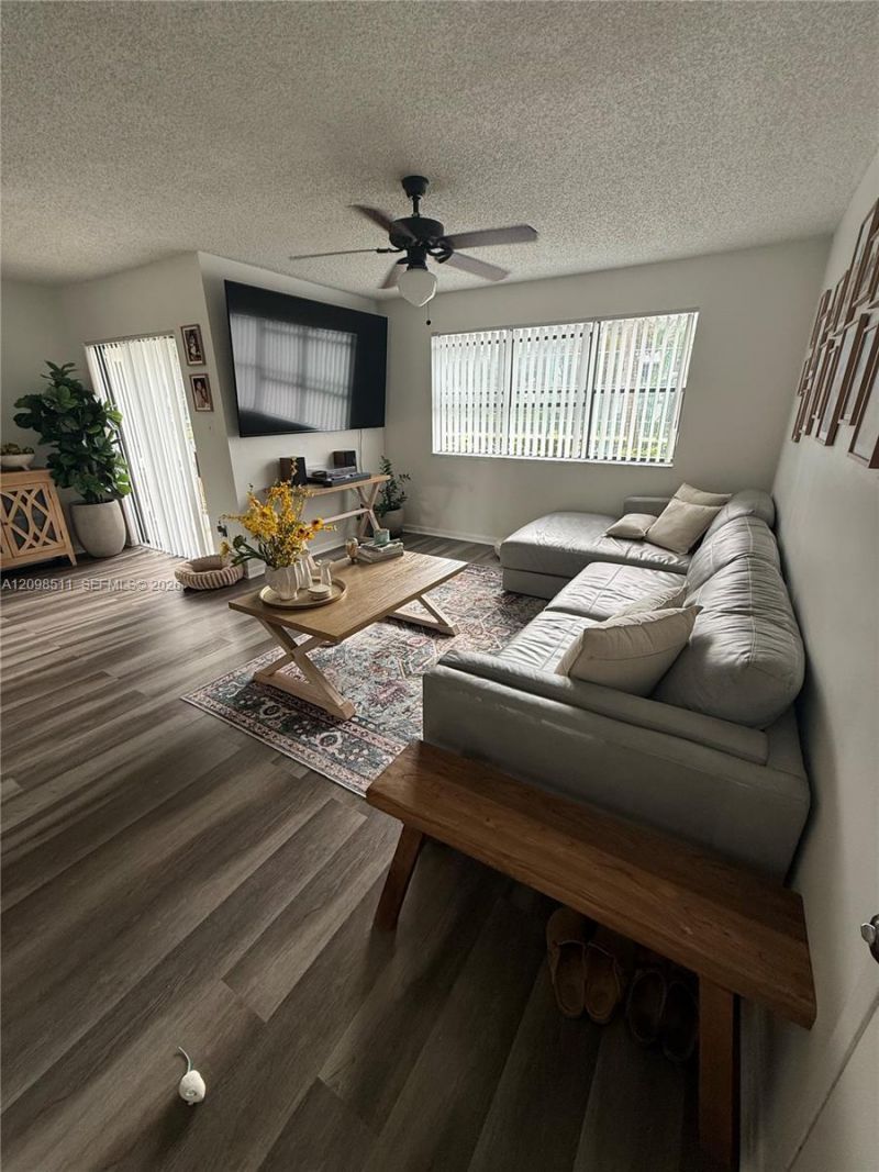510 S Park Rd , Unit 14-10, Hollywood, FL 33021 Photo