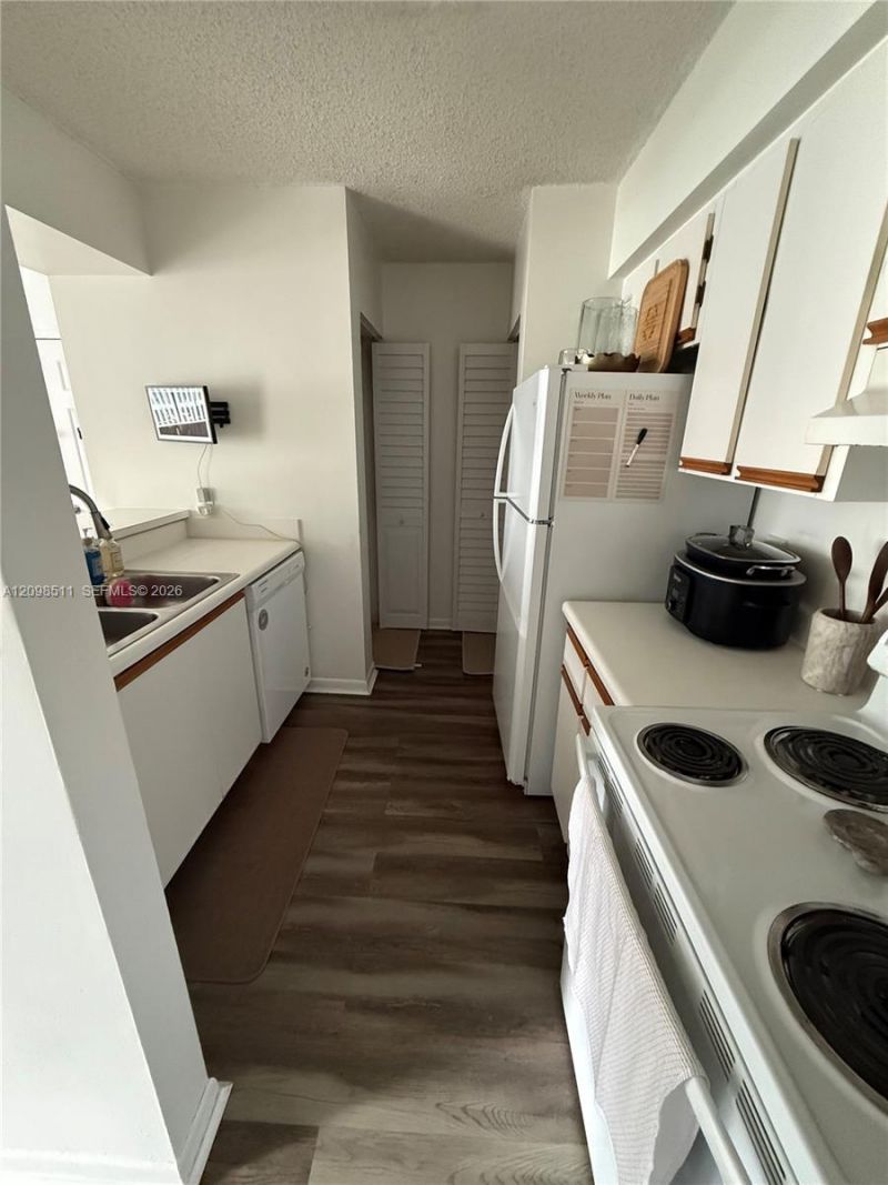 510 S Park Rd , Unit 14-10, Hollywood, FL 33021 Photo