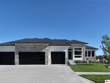 19008 Sycamore Drive, Gretna, NE 68028