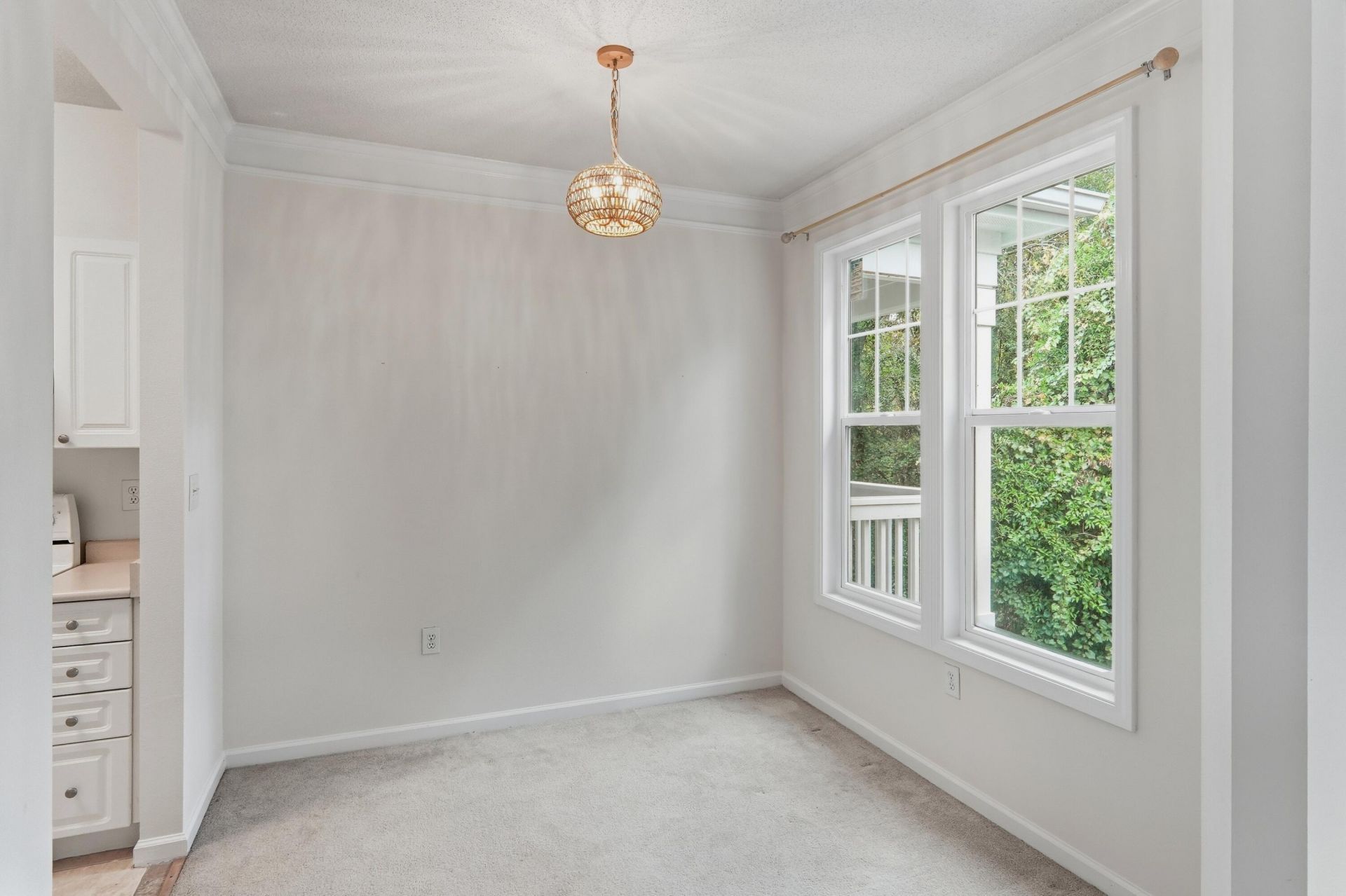 1933 Chatelain Way Photo 12