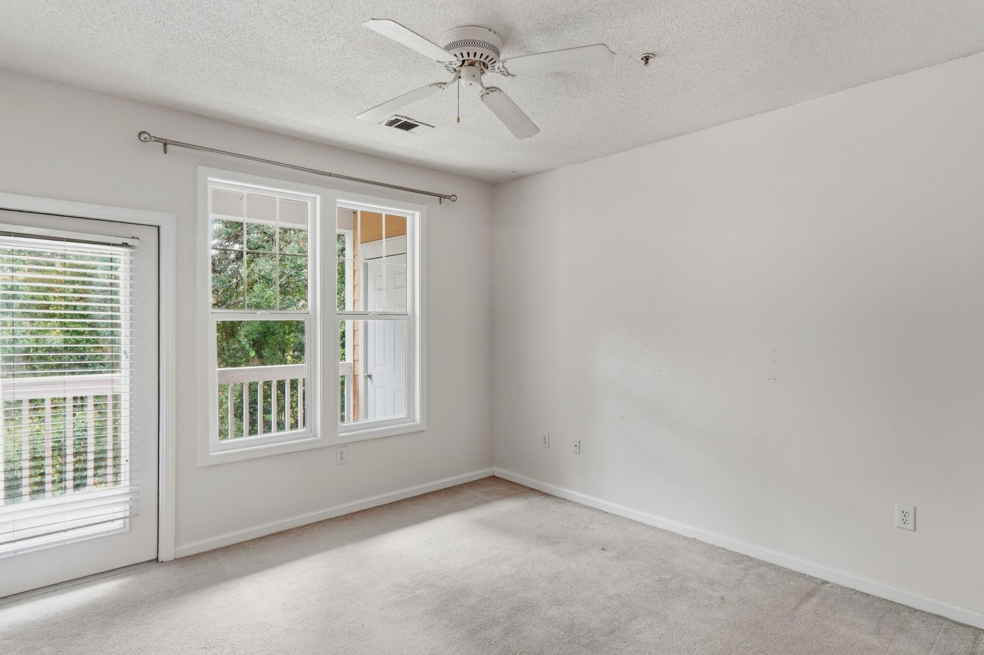 1933 Chatelain Way Photo 24