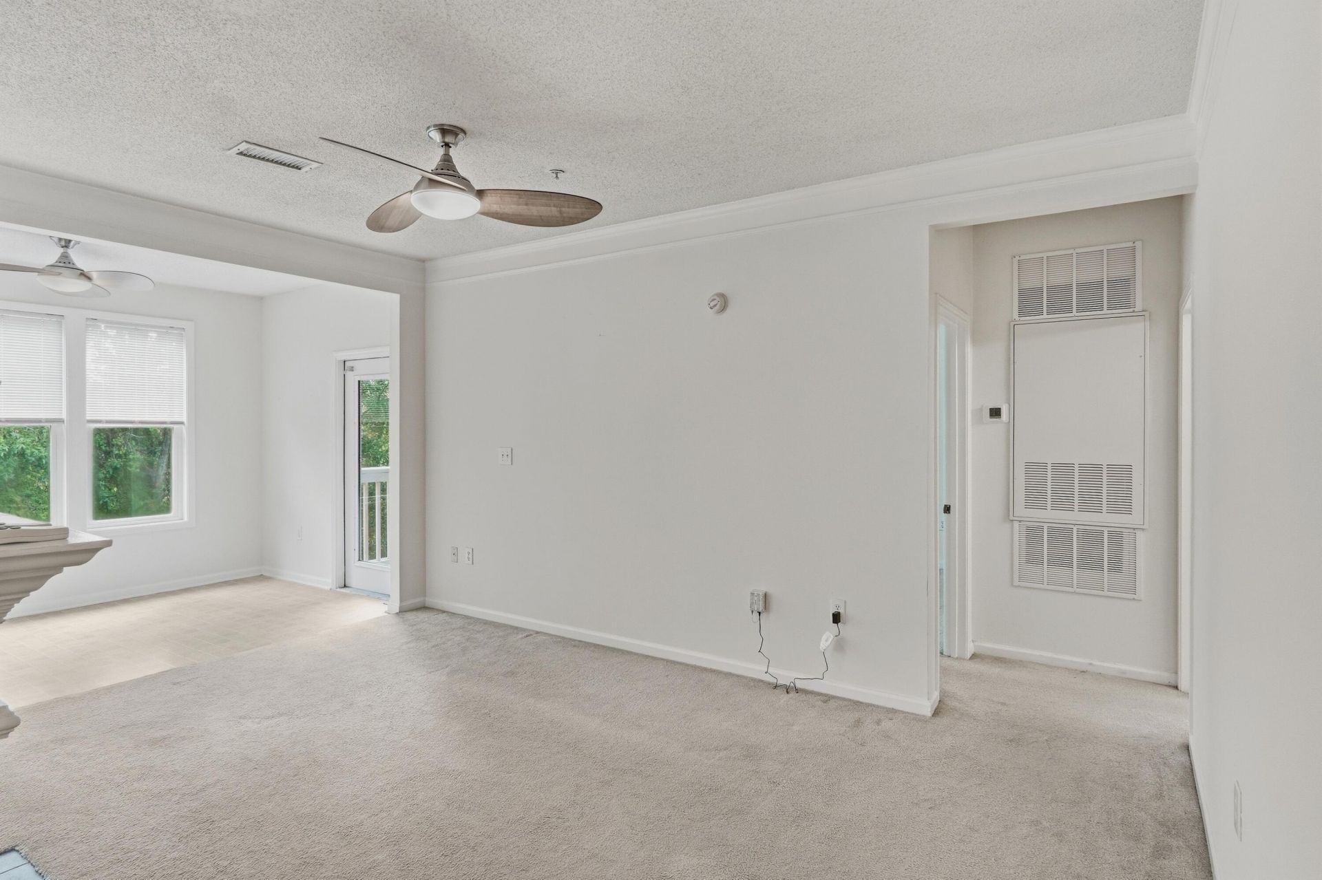 1933 Chatelain Way Photo 6