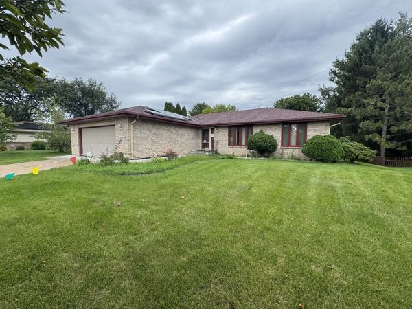4680 Bedfordshire Drive , Loves Park, IL 61111