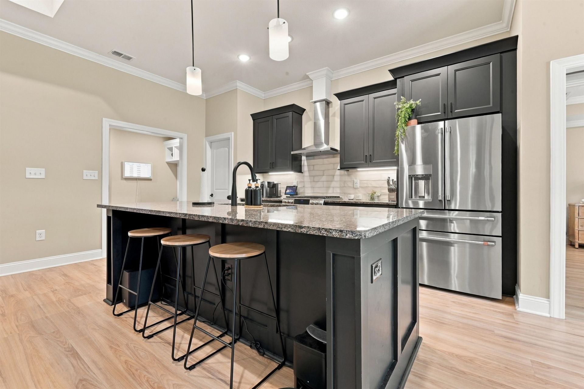3243 Huckleberry Rd. Photo 4