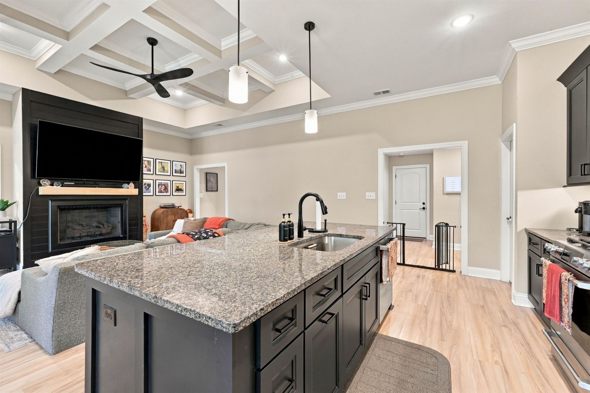 3243 Huckleberry Rd. Photo 6