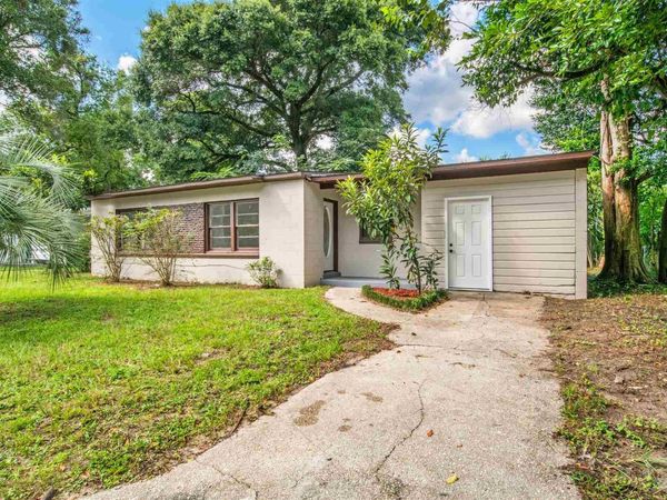 5502 Essex Rd, Pensacola, FL 32506