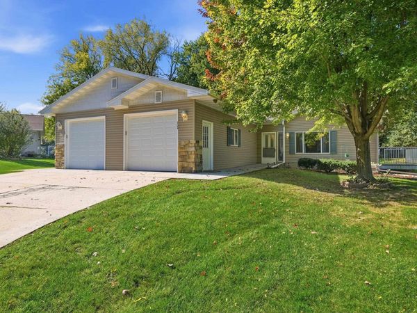 704 Riverview Court, Jefferson, WI 53549