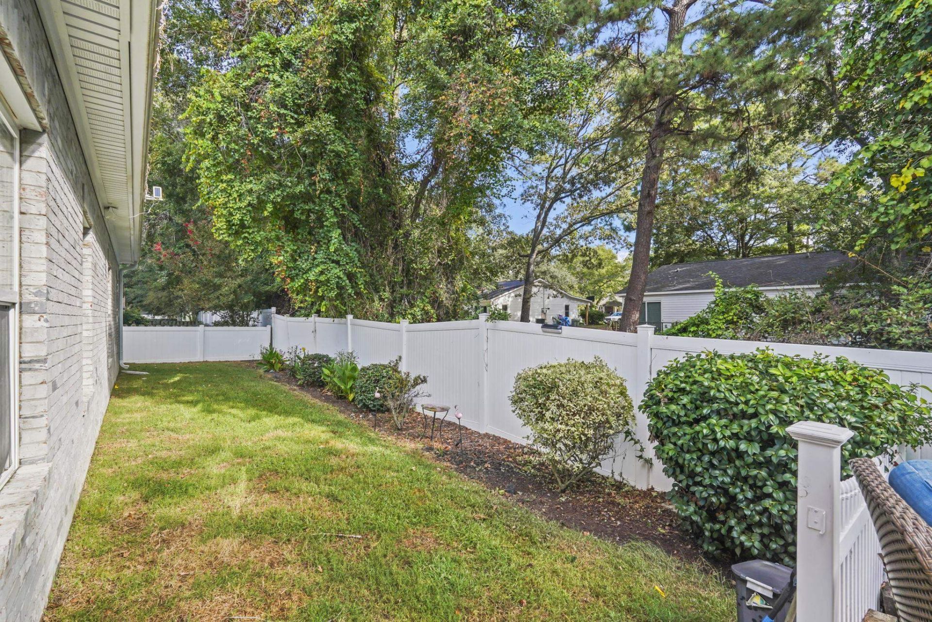 4225 Ravenwood Dr. Photo 39