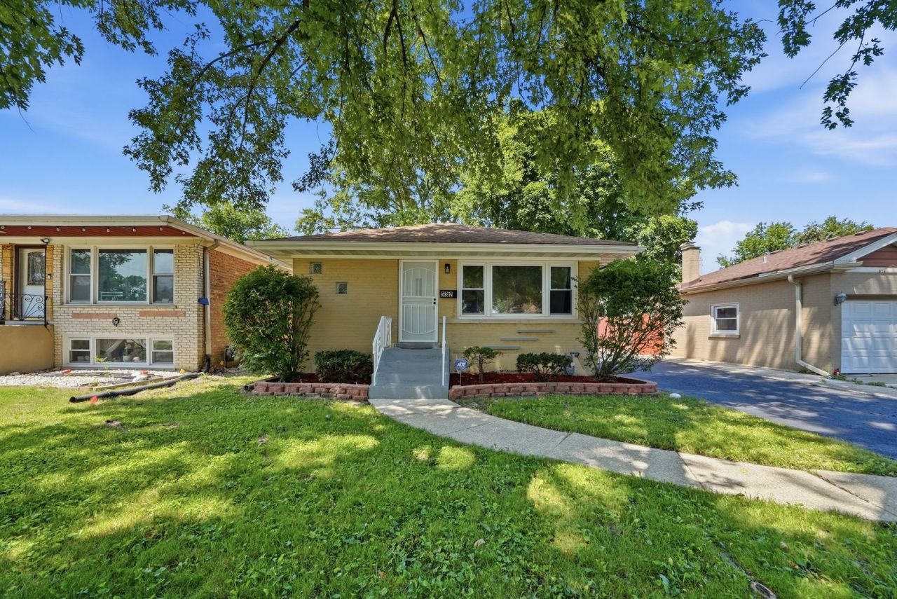 532 Clayton Road, Hillside, IL 60162 Main Photo