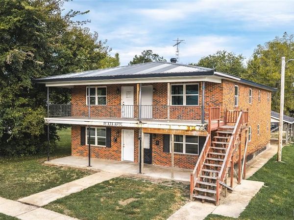 213 E Springfield Street, St James, MO 65559