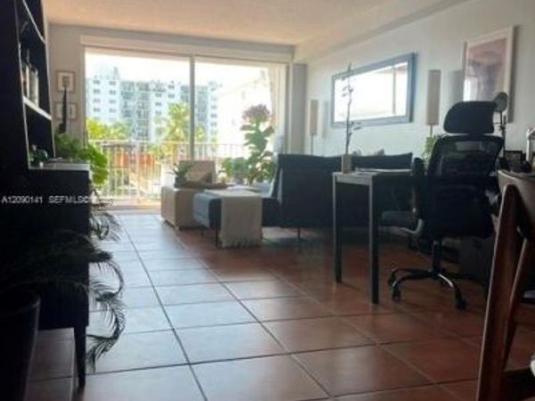 3716 NE 168th St , Unit 306, North Miami Beach, FL 33160