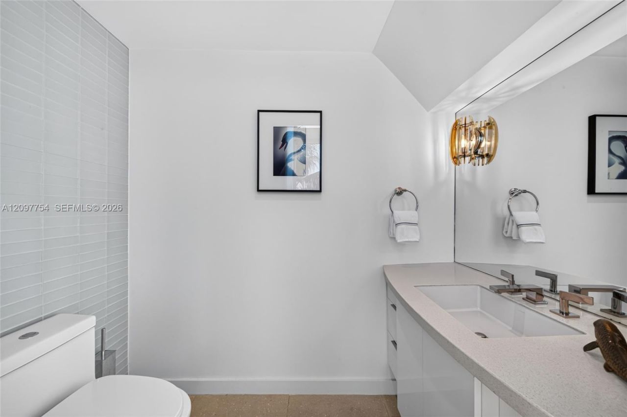 665 NE 25th St , Unit 201, Miami, FL 33137 Photo