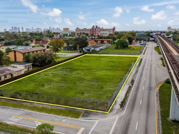 6611 NW 27th Ave , Miami, FL 33147