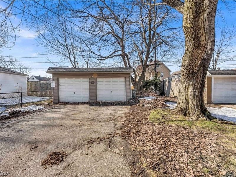 3998 E 54th Street , Newburgh Heights, OH 44105 Photo 3