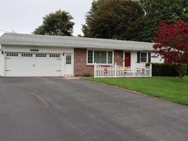 10 Cold Spring Circle , Rochester, NY 14624