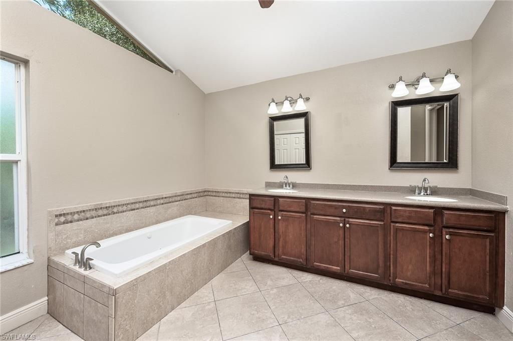 6975 Highland Park Cir, Fort Myers, FL 33966 Photo