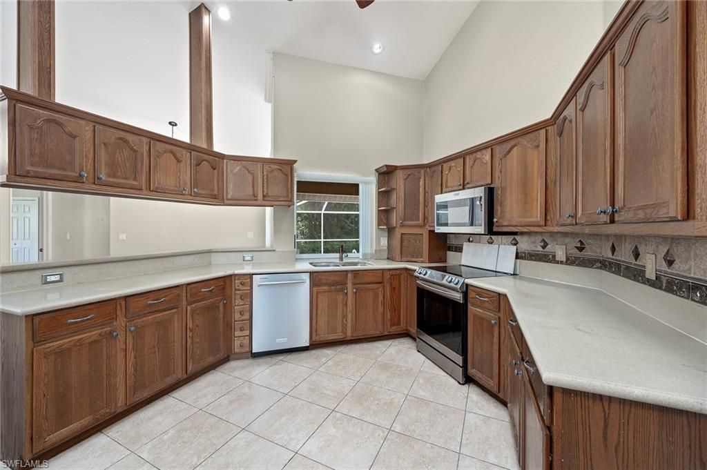 6975 Highland Park Cir, Fort Myers, FL 33966 Photo