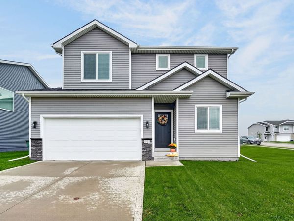 15152 Foxglove Lane, Urbandale, IA 50323