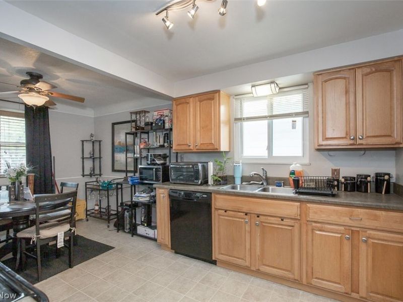 5632 Saxon Drive, Garfield Heights, OH 44125 Photo 6