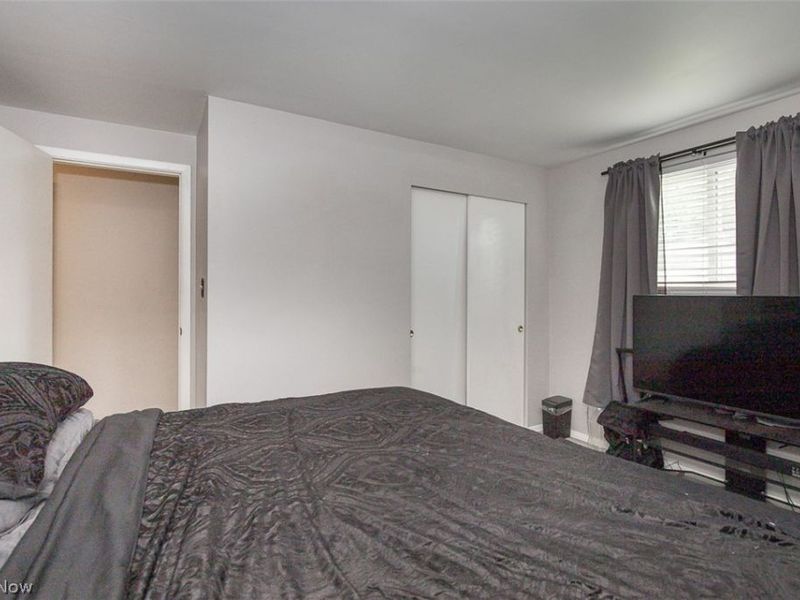 5632 Saxon Drive, Garfield Heights, OH 44125 Photo 9