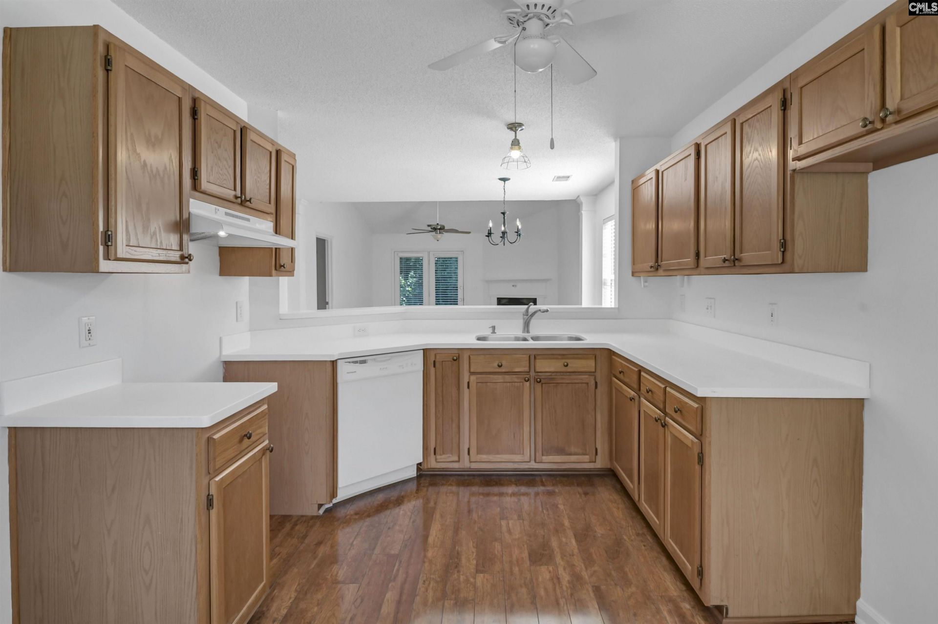123 Huntington Circle  Photo 5