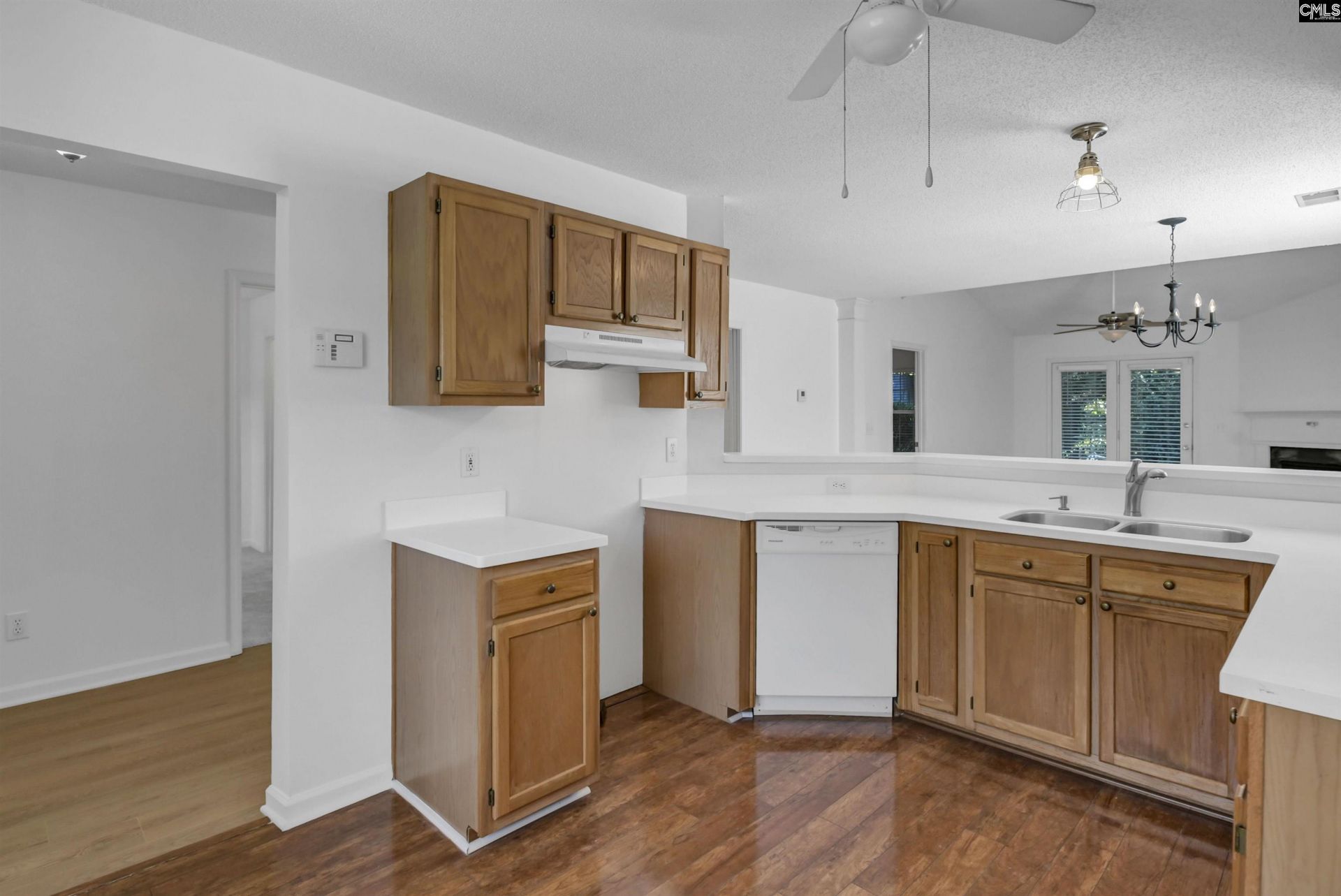 123 Huntington Circle  Photo 6