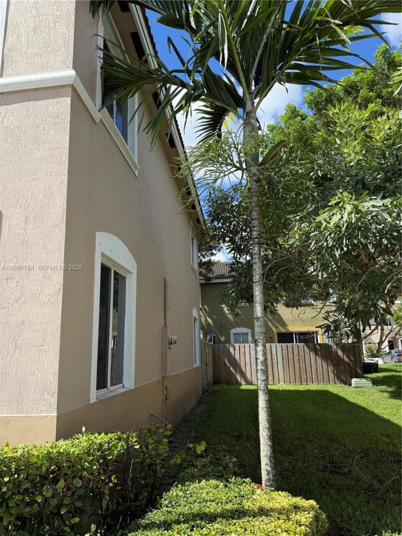 1020 SE 23rd Ter , Homestead, FL 33035 Photo