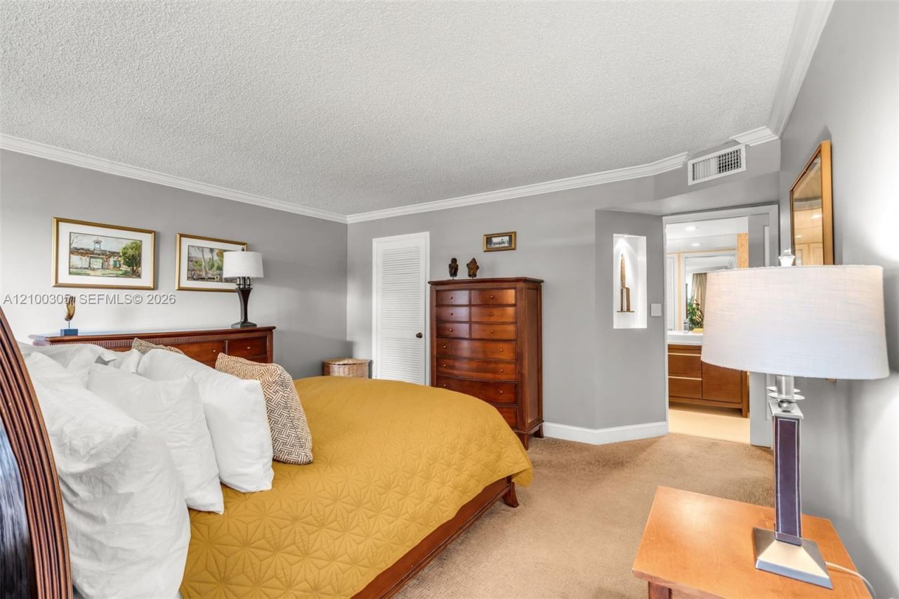 10000 W Bay Harbor Dr , Unit 401, Bay Harbor Islands, FL 33154 Photo