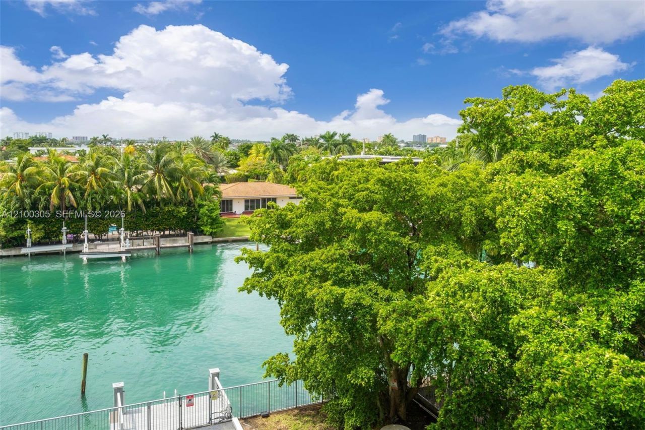 10000 W Bay Harbor Dr , Unit 401, Bay Harbor Islands, FL 33154 Photo