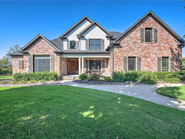 3072 E Hunters Ridge Road , Springdale, AR 72764