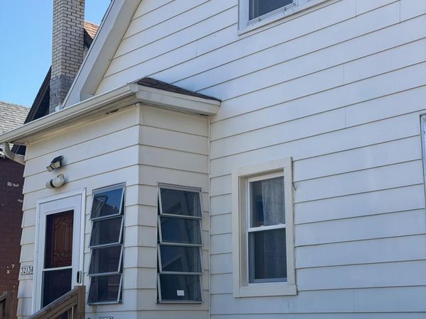 3213 W Lincoln Ave, Milwaukee, WI 53215