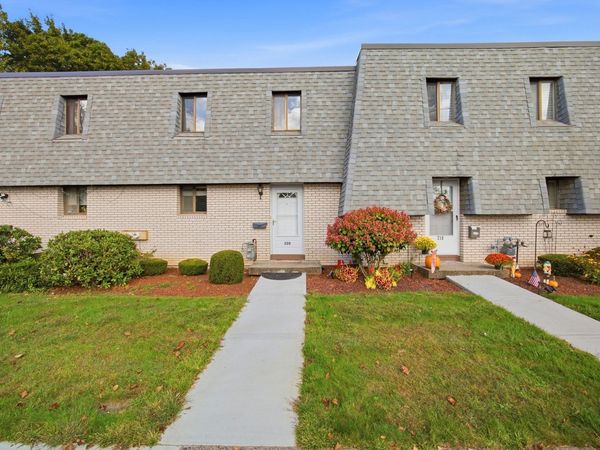 220 Beekman Dr, Unit 220, Agawam, MA 01001