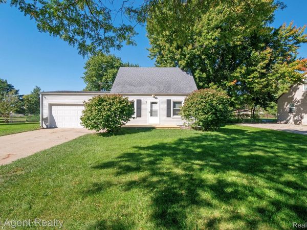 37353 Saint Joseph Drive , Sterling Heights, Mi 48310