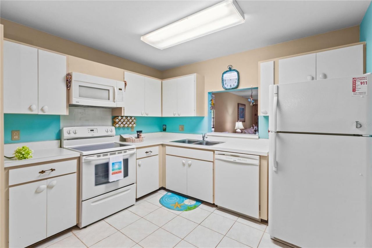 521 Lakeside Drive , Bradenton, FL 34210 Photo