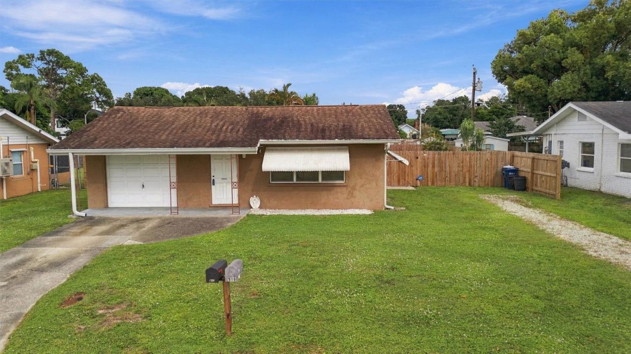 907 42nd Street W, Bradenton, FL 34205 Main Photo