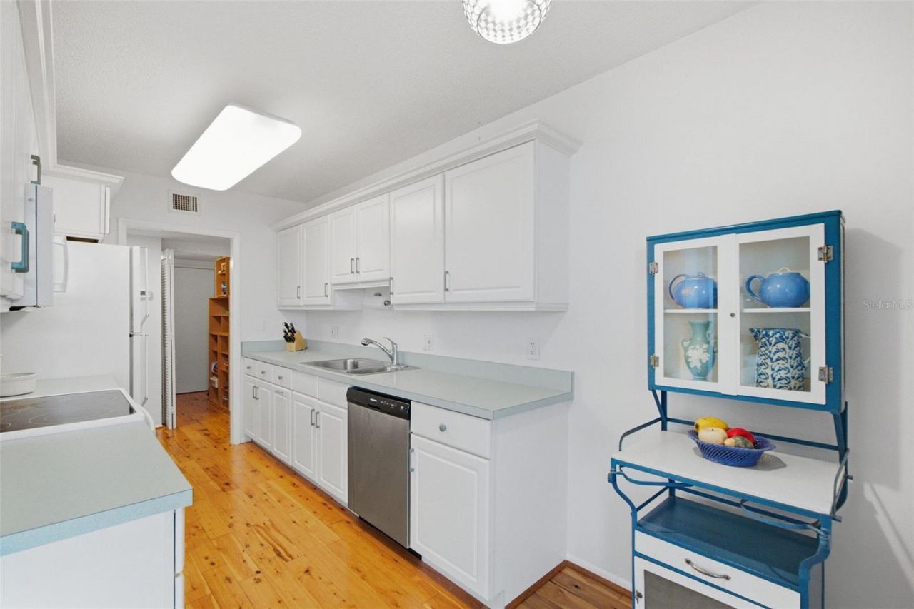 4822 Ocean Boulevard , Unit 8B, Sarasota, FL 34242 Photo