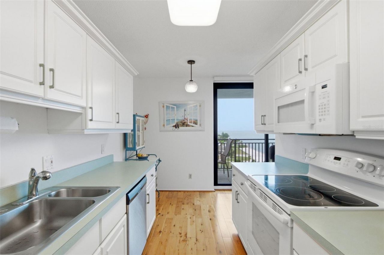 4822 Ocean Boulevard , Unit 8B, Sarasota, FL 34242 Photo
