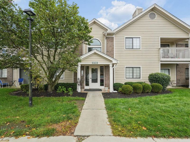 6749 Meadow Creek Drive, Unit 102, Columbus, OH 43235 Photo 2
