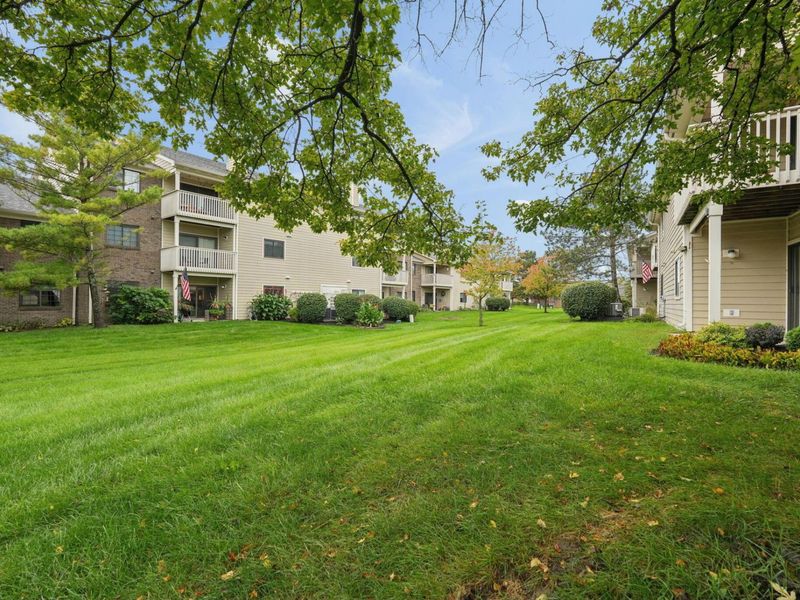 6749 Meadow Creek Drive, Unit 102, Columbus, OH 43235 Photo 27