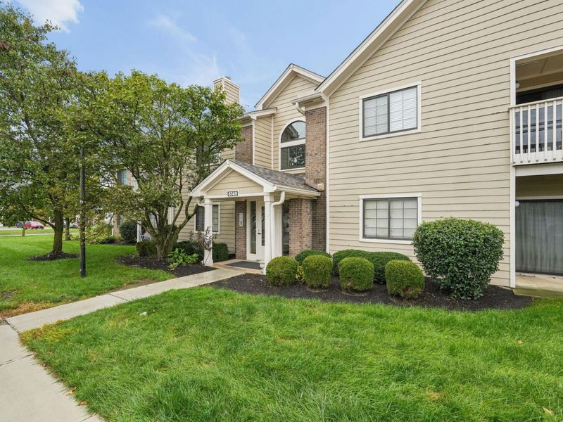 6749 Meadow Creek Drive, Unit 102, Columbus, OH 43235 Photo 3
