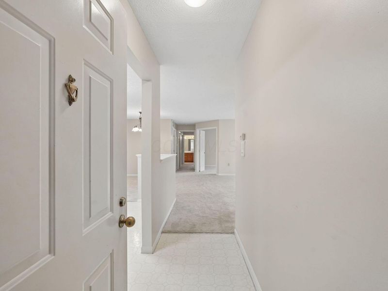 6749 Meadow Creek Drive, Unit 102, Columbus, OH 43235 Photo 5