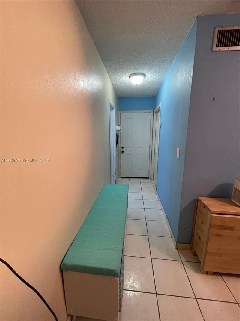110 Royal Palm Rd, Unit 207, Hialeah Gardens, FL 33016 Photo
