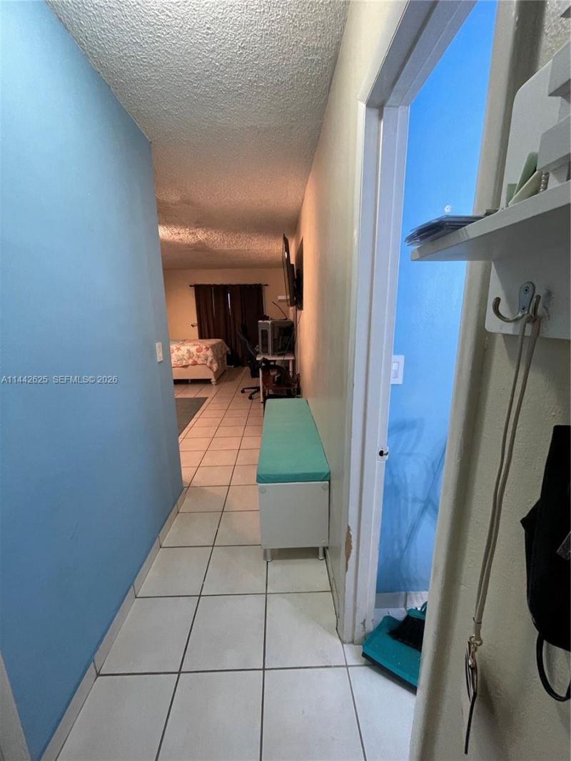 110 Royal Palm Rd, Unit 207, Hialeah Gardens, FL 33016 Photo