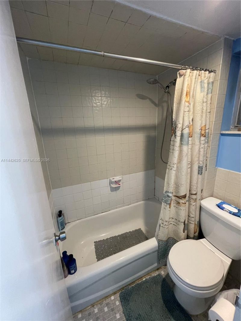 110 Royal Palm Rd, Unit 207, Hialeah Gardens, FL 33016 Photo