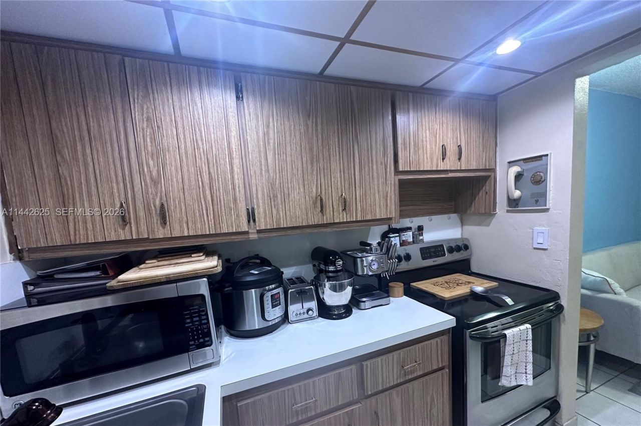 110 Royal Palm Rd, Unit 207, Hialeah Gardens, FL 33016 Photo