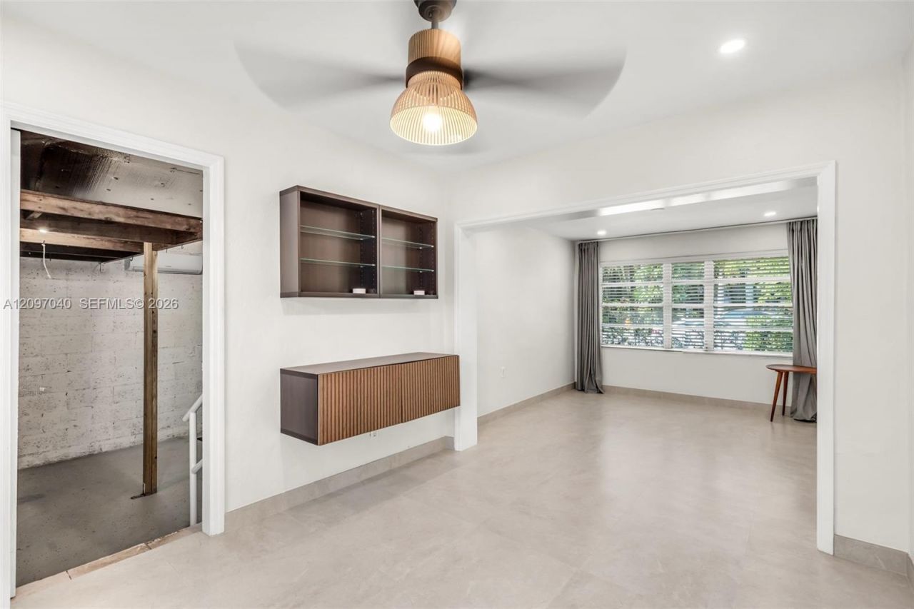 4390 SW 10th St , Unit 4390, Miami, FL 33134 Photo